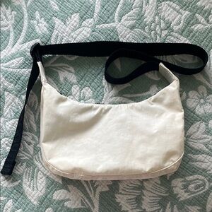 BAGGU Small Nylon Crescent Cream and Black Bag